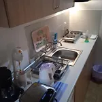 Adam's House アパート
