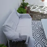 Adam's House アパート