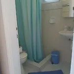 Adam's House アパート