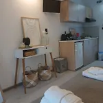 Adam's House アパート *